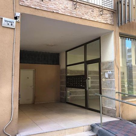 Sky Home Apartment Jabotinsky 8 Bat Yam Exterior photo