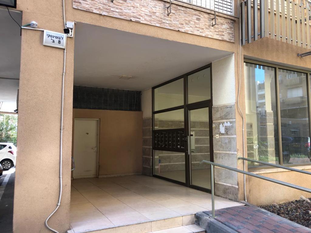 Sky Home Apartment Jabotinsky 8 Bat Yam Exterior photo